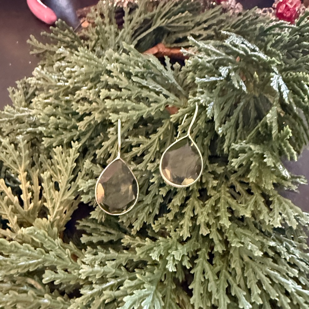 Peridot Green Crystal Teardrop Earrings Sterling Silver Hooks Birthstone NEW